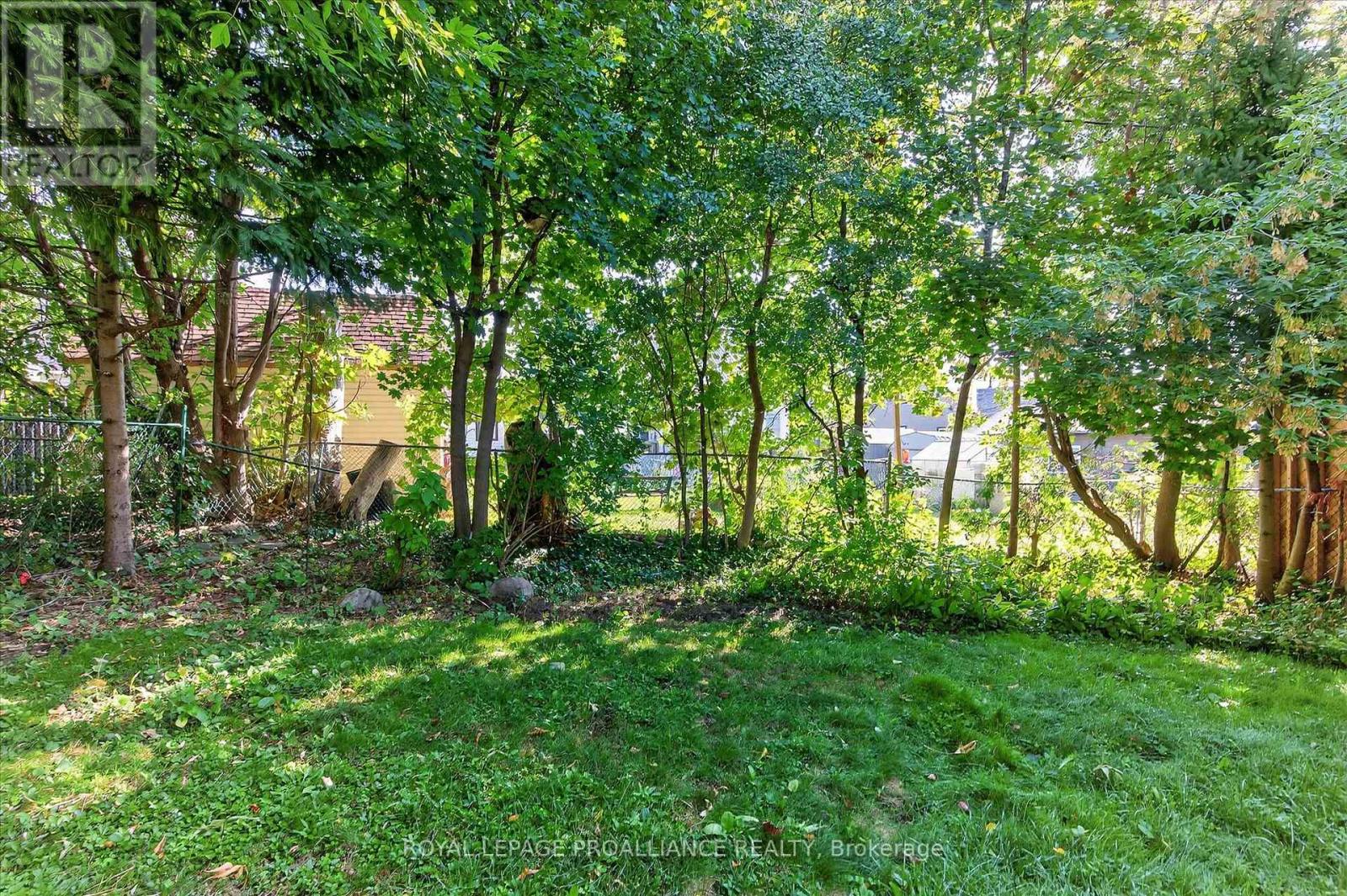 664 Gilchrist Street, Peterborough (Northcrest Ward 5), Ontario  K9H 4P3 - Photo 35 - X12391180