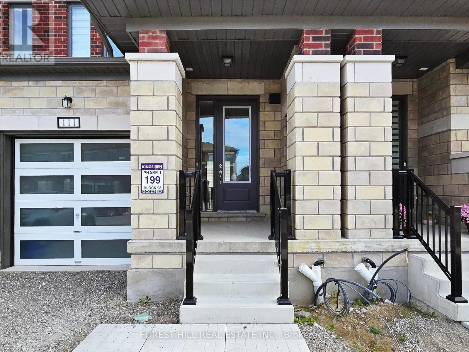111 Corley Street, Kawartha Lakes (Lindsay), Ontario  K9V 6C2 - Photo 2 - X12391292