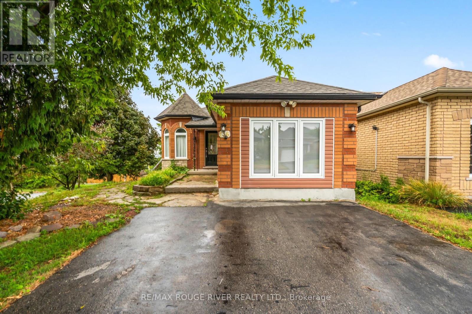 136 Haden Avenue, Peterborough North (North), Ontario  K9H 7P6 - Photo 1 - X12391640