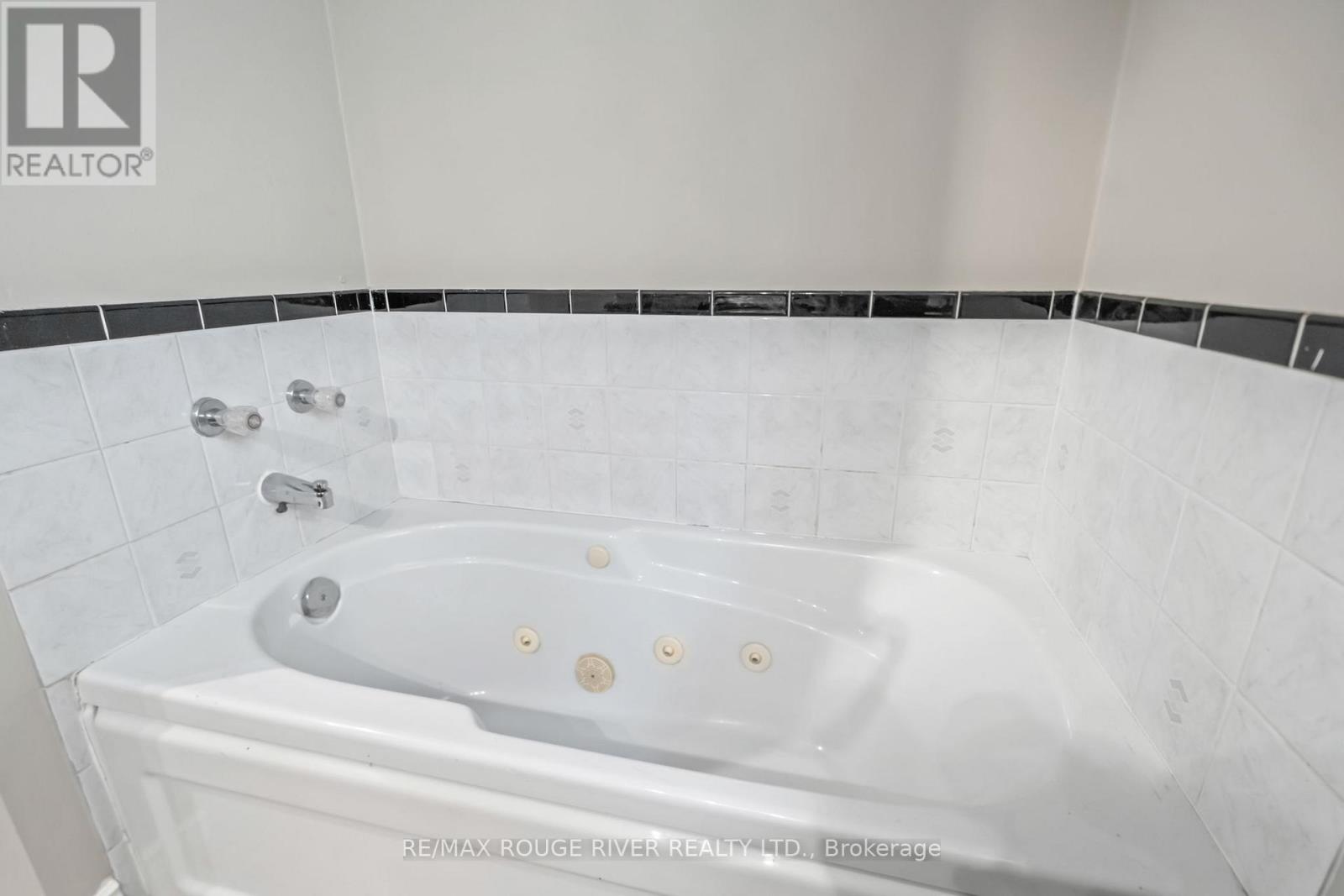 136 Haden Avenue, Peterborough North (North), Ontario  K9H 7P6 - Photo 23 - X12391640