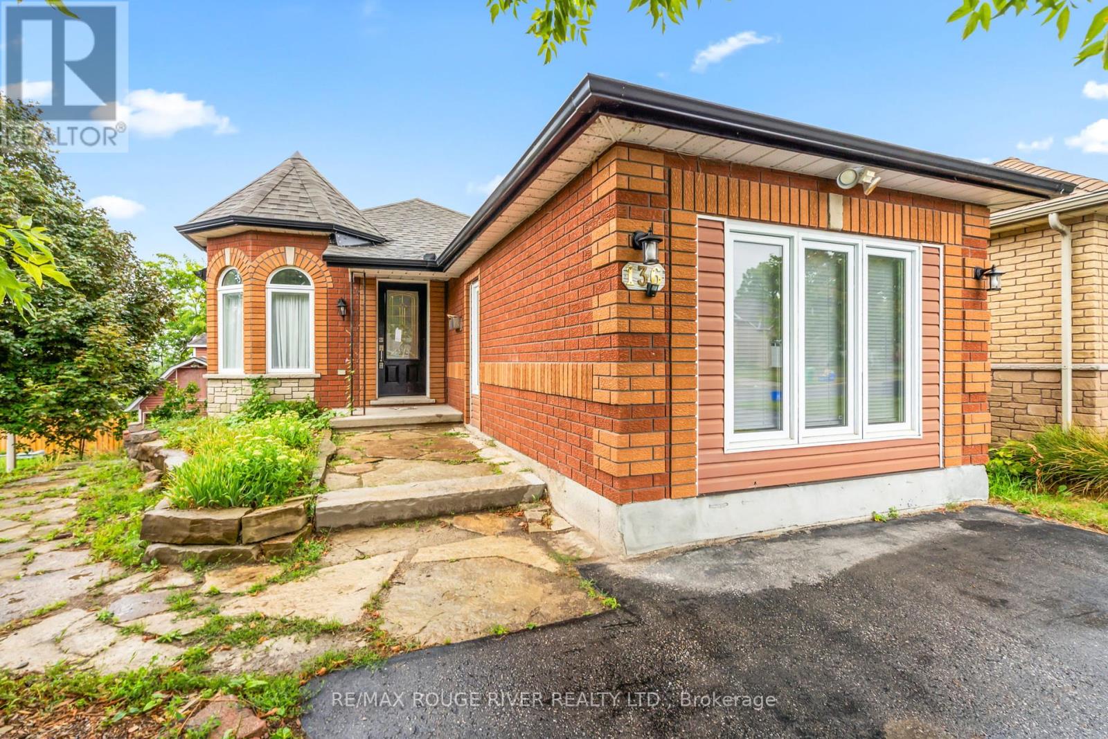 136 Haden Avenue, Peterborough North (North), Ontario  K9H 7P6 - Photo 3 - X12391640