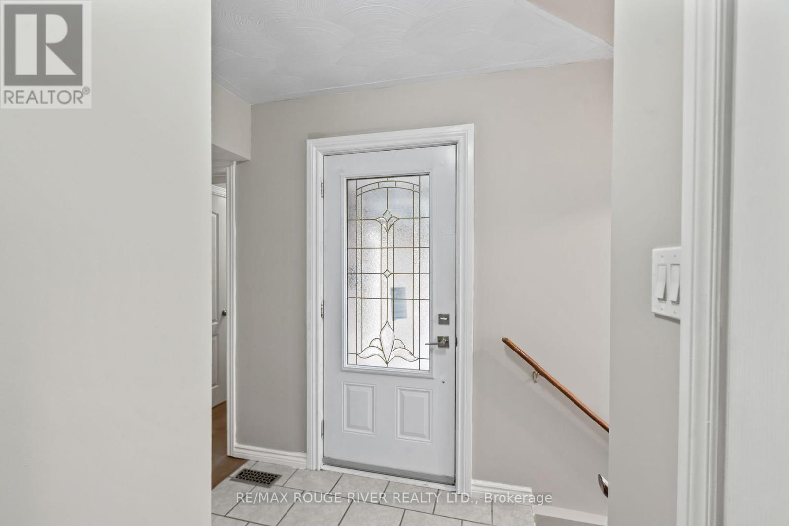 136 Haden Avenue, Peterborough North (North), Ontario  K9H 7P6 - Photo 4 - X12391640
