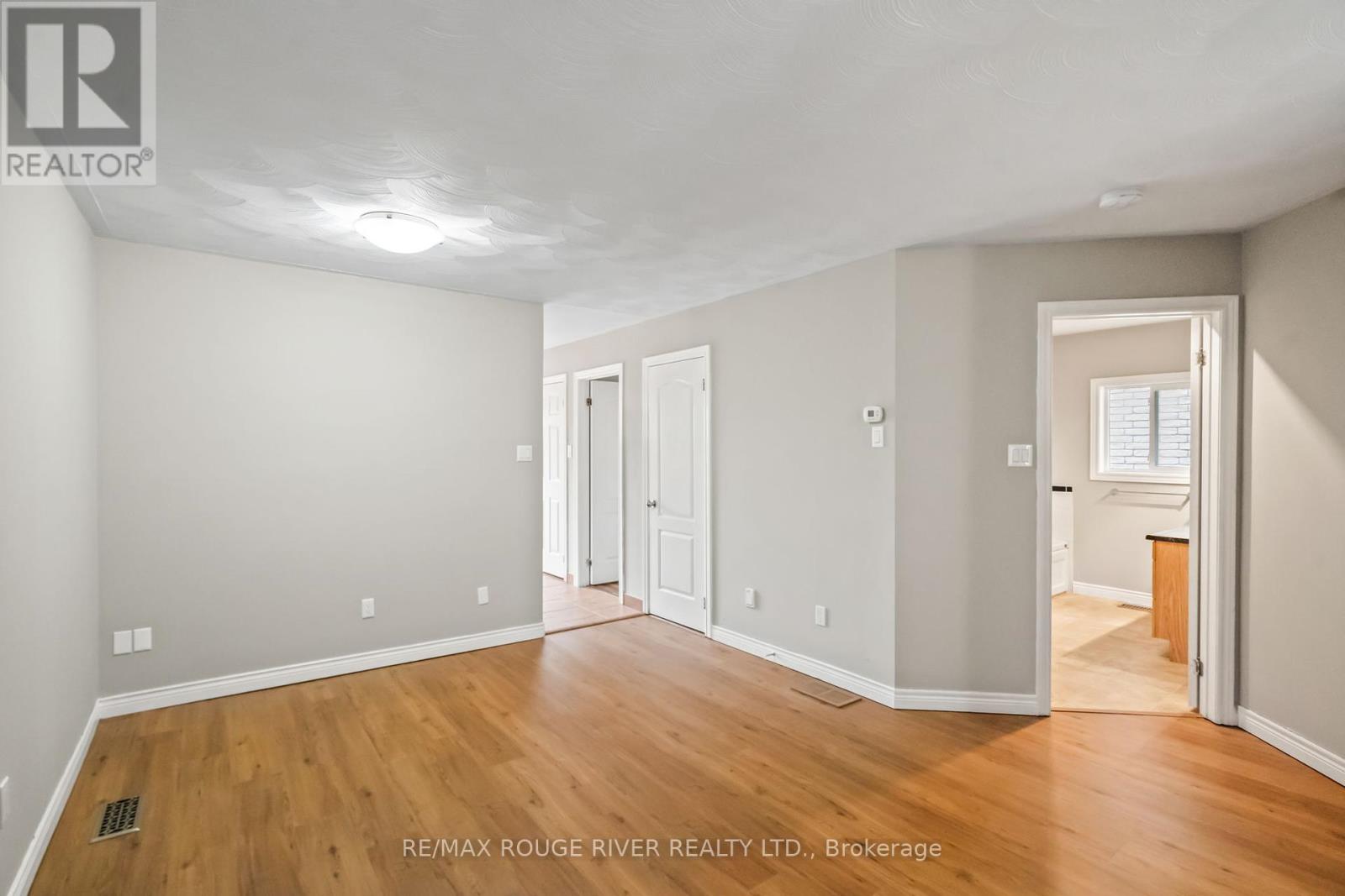 136 Haden Avenue, Peterborough North (North), Ontario  K9H 7P6 - Photo 9 - X12391640