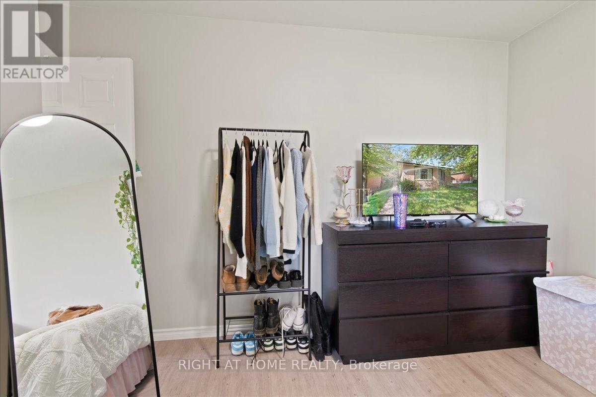 136 Langton Street, Peterborough (Northcrest Ward 5), Ontario  K9H 6K2 - Photo 18 - X12391664
