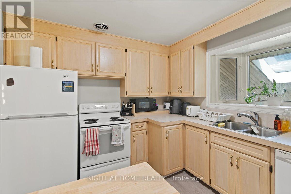 136 Langton Street, Peterborough (Northcrest Ward 5), Ontario  K9H 6K2 - Photo 7 - X12391664