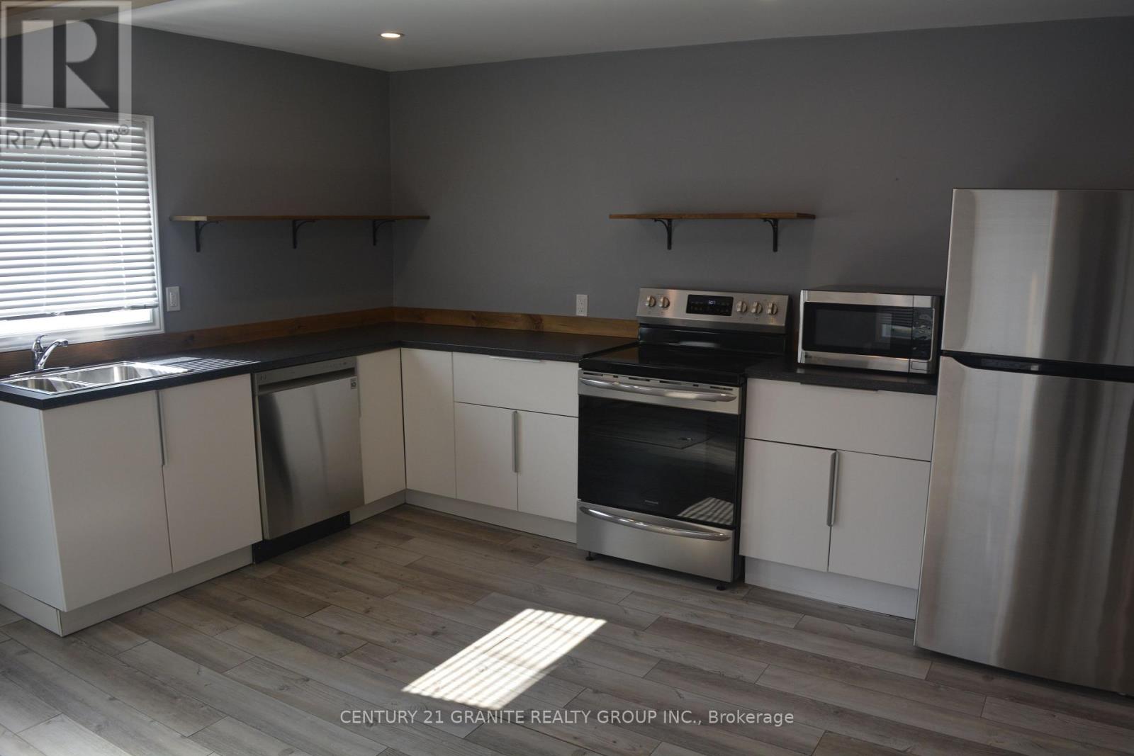 178 Hastings Street N, Bancroft (Bancroft Ward), Ontario  K0L 1C0 - Photo 6 - X12391722