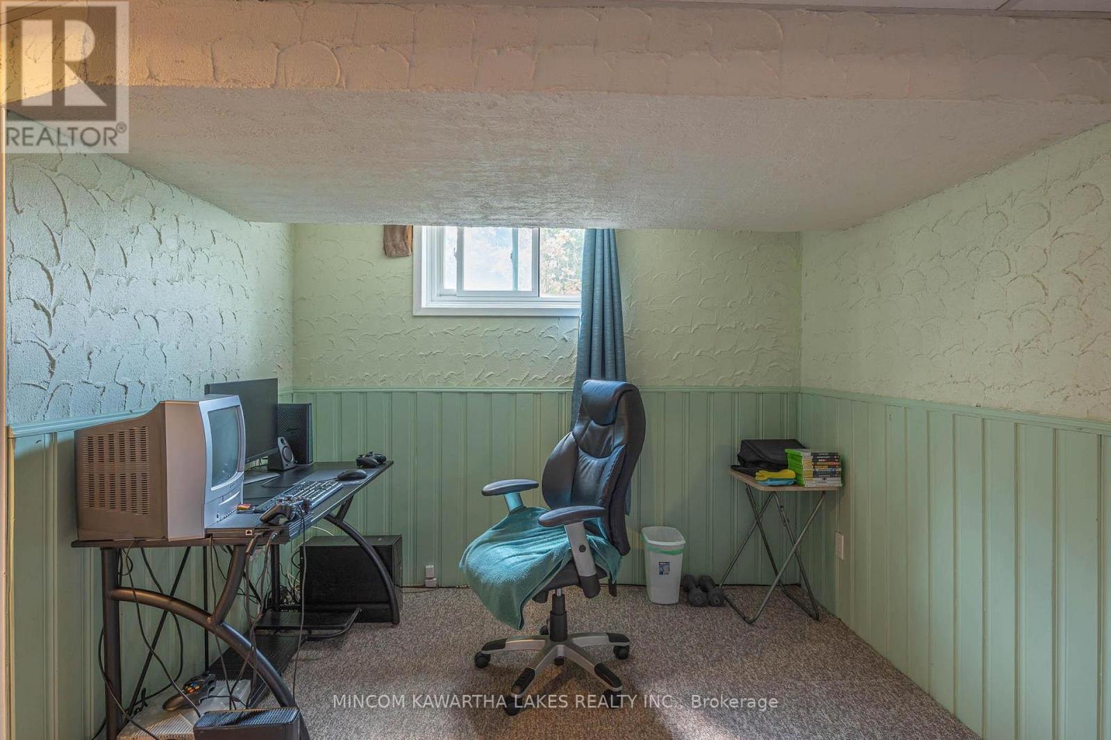 919 Sydenham Road, Peterborough (Ashburnham Ward 4), Ontario  K9J 1K5 - Photo 22 - X12391924
