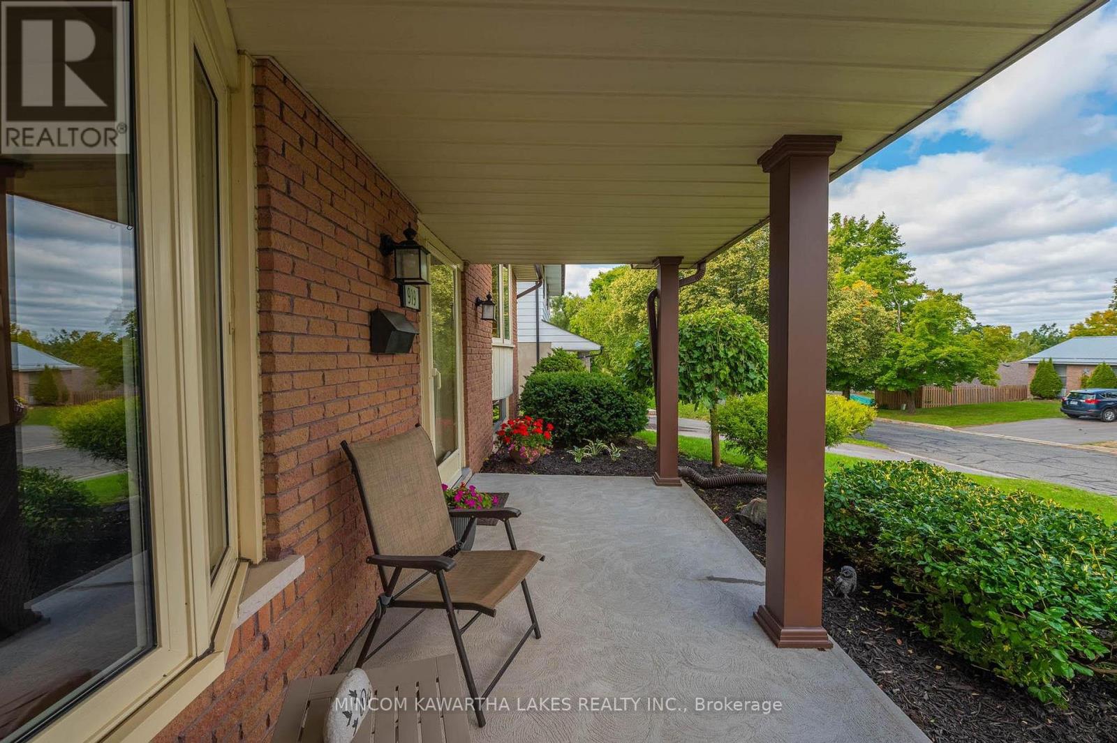 919 Sydenham Road, Peterborough (Ashburnham Ward 4), Ontario  K9J 1K5 - Photo 3 - X12391924