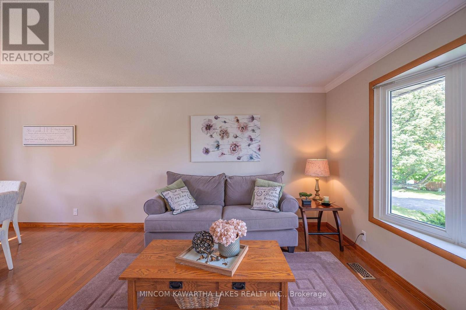 919 Sydenham Road, Peterborough (Ashburnham Ward 4), Ontario  K9J 1K5 - Photo 6 - X12391924