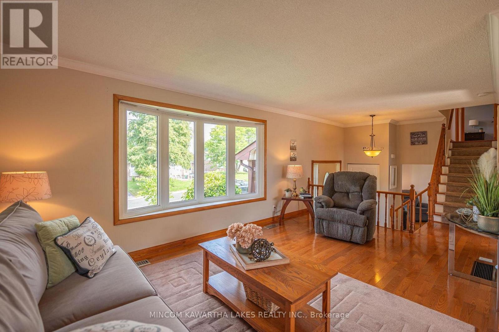 919 Sydenham Road, Peterborough (Ashburnham Ward 4), Ontario  K9J 1K5 - Photo 8 - X12391924