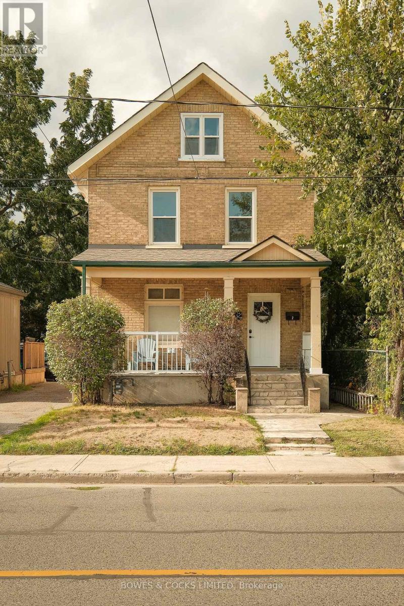 530 Chamberlain Street, Peterborough (Town Ward 3), Ontario  K9J 4L5 - Photo 2 - X12392189