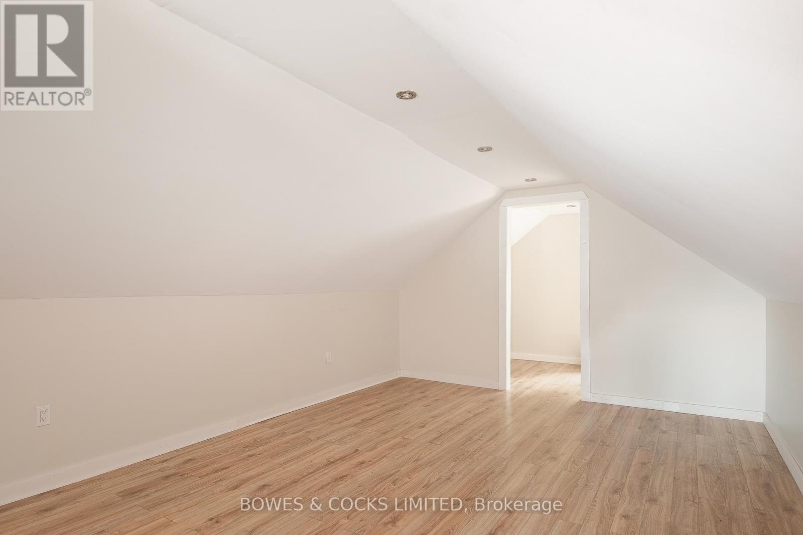 530 Chamberlain Street, Peterborough (Town Ward 3), Ontario  K9J 4L5 - Photo 21 - X12392189