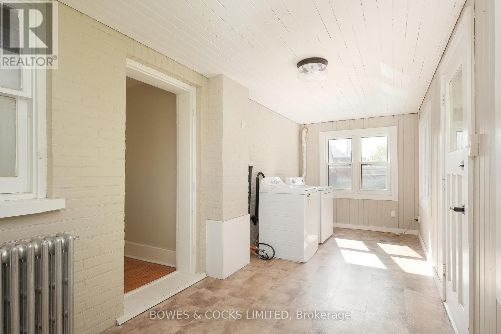 530 Chamberlain Street, Peterborough (Town Ward 3), Ontario  K9J 4L5 - Photo 5 - X12392189
