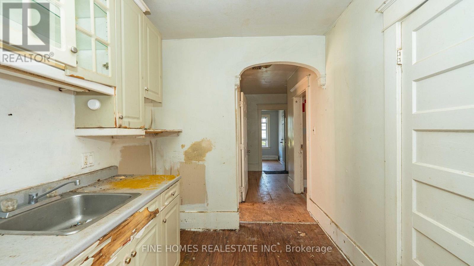 175 Stewart Street, Peterborough (Town Ward 3), Ontario  K9J 3M4 - Photo 10 - X12392489