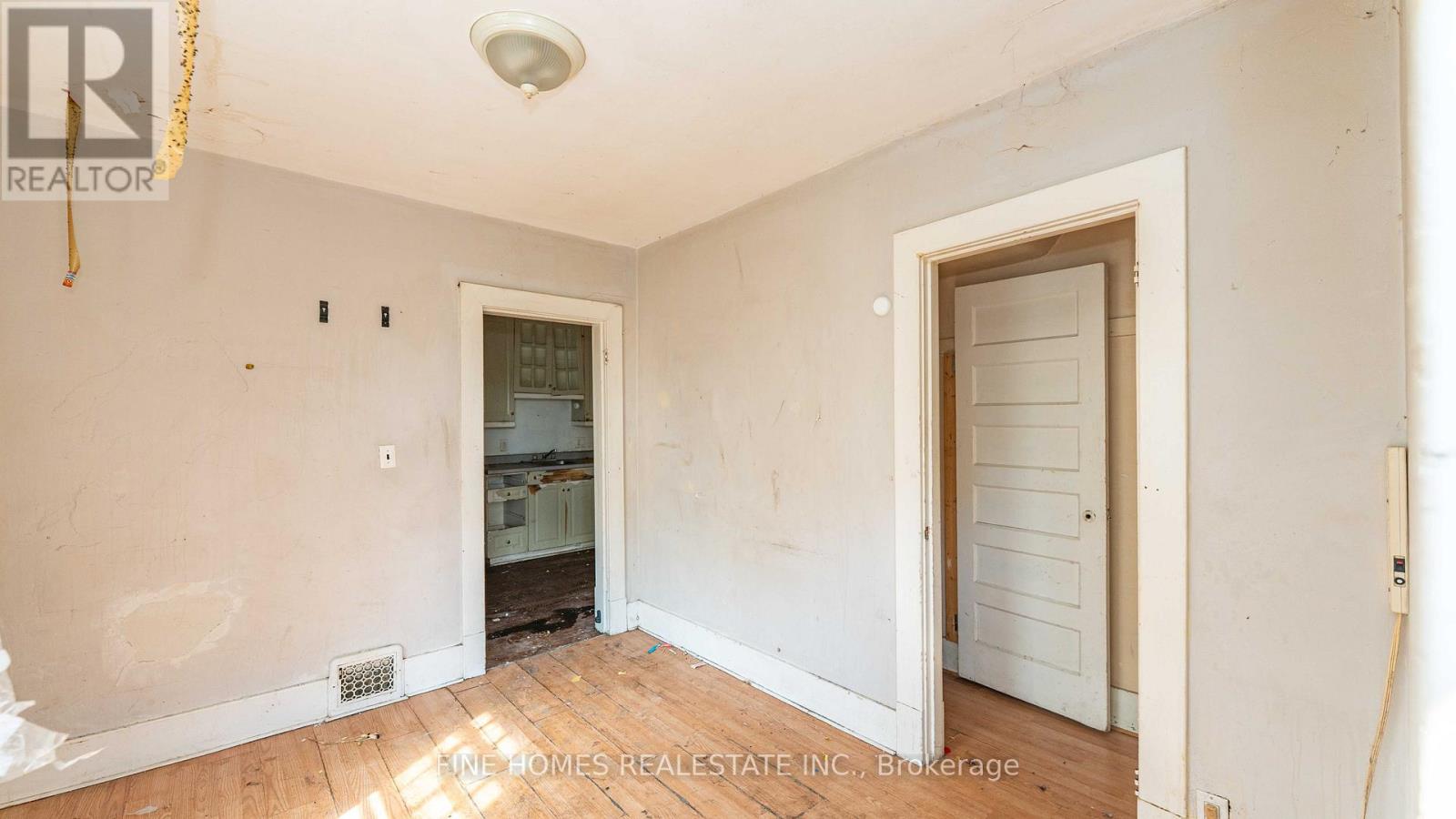 175 Stewart Street, Peterborough (Town Ward 3), Ontario  K9J 3M4 - Photo 12 - X12392489