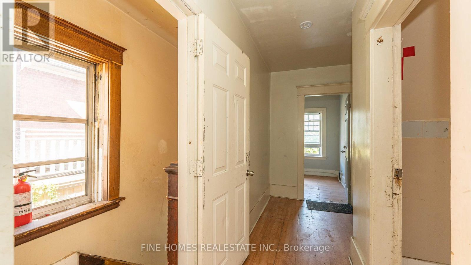 175 Stewart Street, Peterborough (Town Ward 3), Ontario  K9J 3M4 - Photo 6 - X12392489