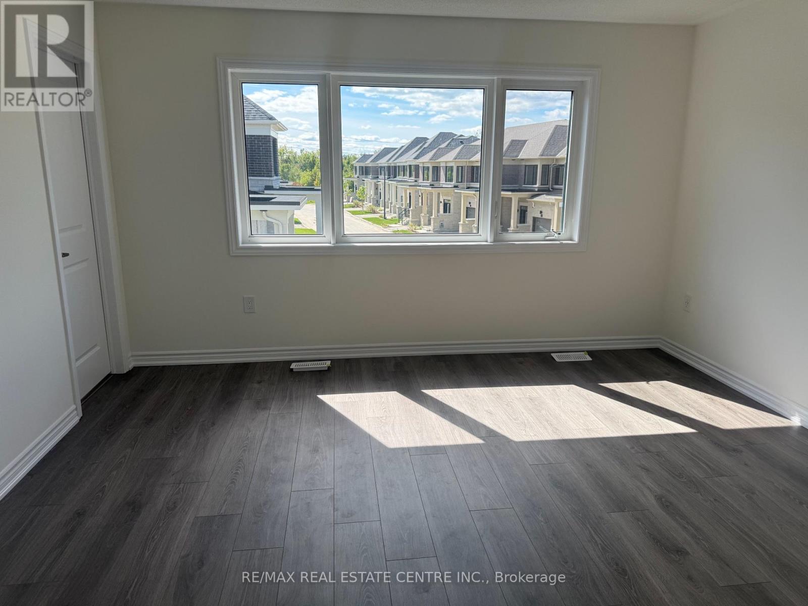 41 Hickey Lane, Kawartha Lakes (Lindsay), Ontario  K9V 0T3 - Photo 15 - X12393386