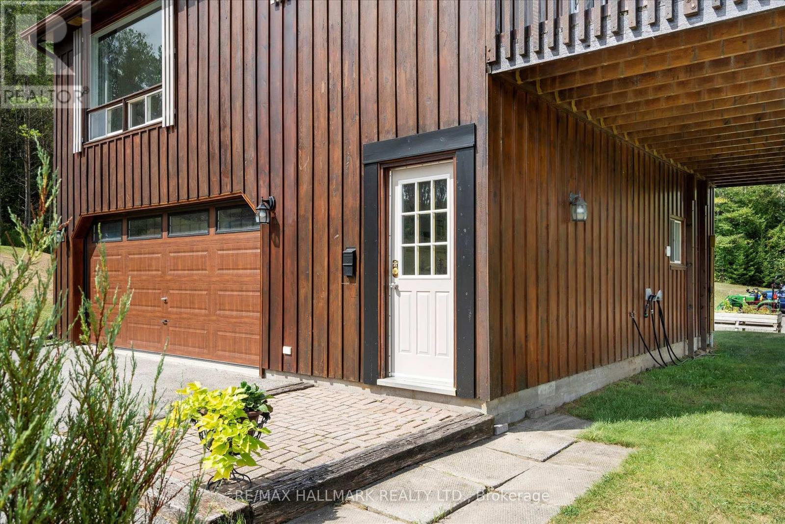 67 Telecom Road, Kawartha Lakes (Manvers), Ontario  L0A 1K0 - Photo 30 - X12393450