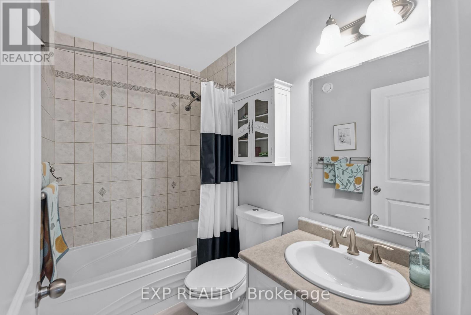 17 Flynn Avenue, Kawartha Lakes (Lindsay), Ontario  K9V 0B2 - Photo 21 - X12393463