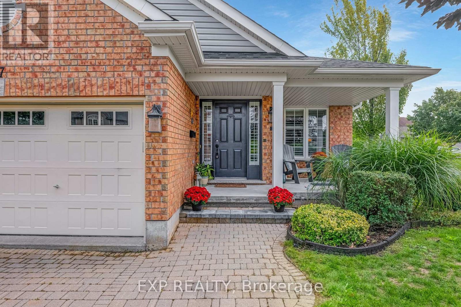 17 Flynn Avenue, Kawartha Lakes (Lindsay), Ontario  K9V 0B2 - Photo 3 - X12393463