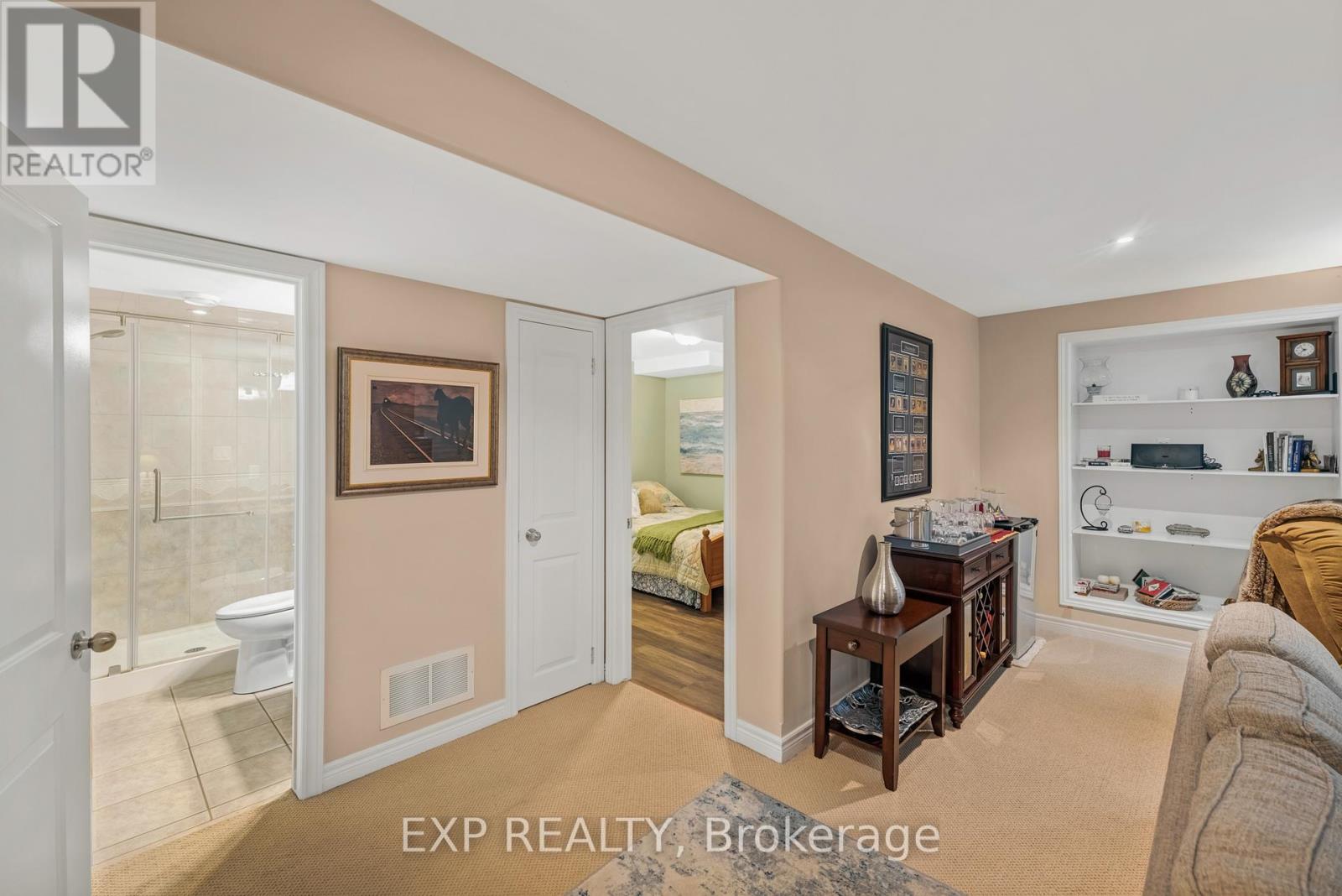 17 Flynn Avenue, Kawartha Lakes (Lindsay), Ontario  K9V 0B2 - Photo 30 - X12393463