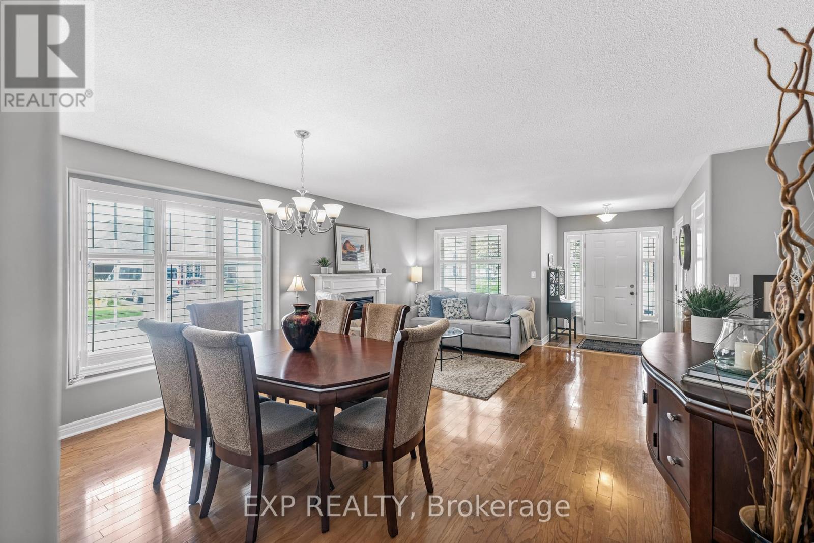 17 Flynn Avenue, Kawartha Lakes (Lindsay), Ontario  K9V 0B2 - Photo 9 - X12393463