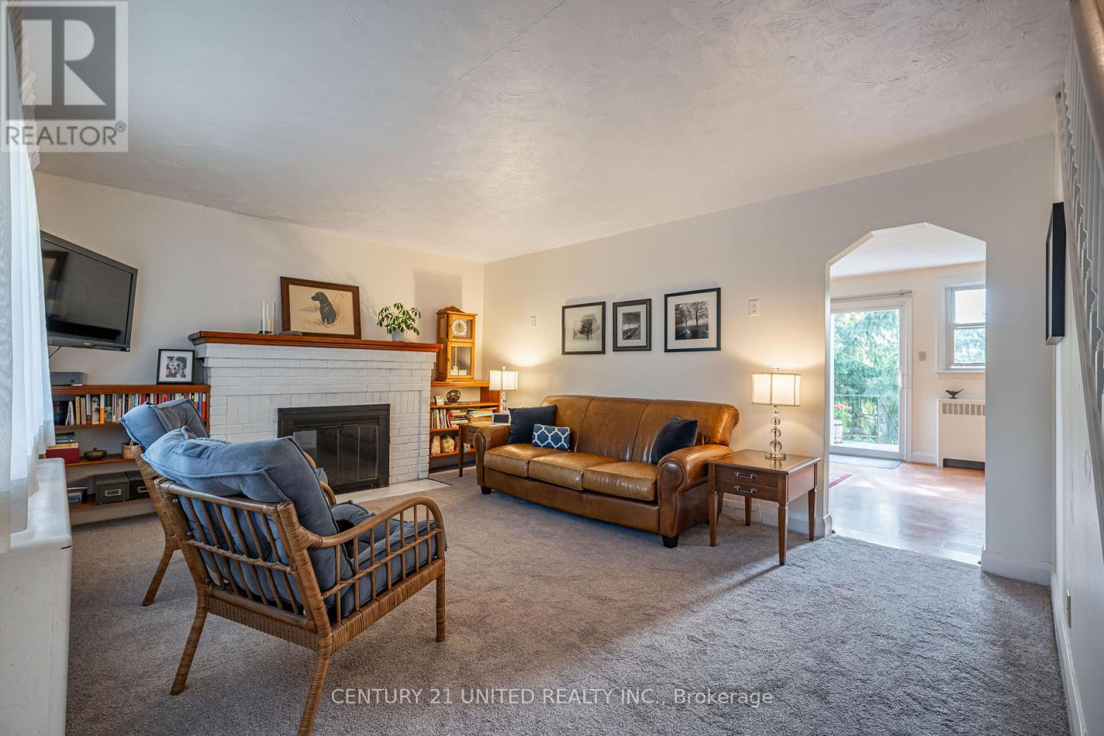513 Parkhill Road W, Peterborough (Town Ward 3), Ontario  K9H 3J4 - Photo 4 - X12393570