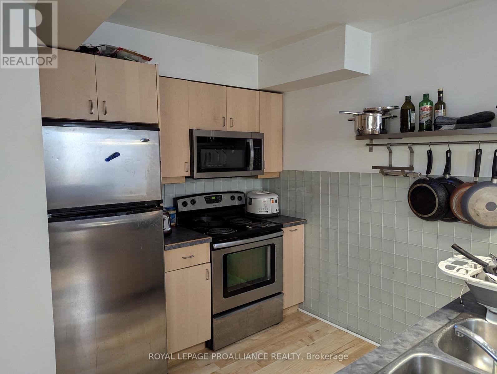 432 George Street N, Peterborough (Town Ward 3), Ontario  K9H 3R5 - Photo 5 - X12393687