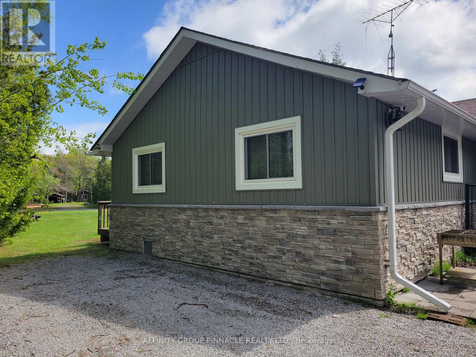 2473 Selwyn Bay Lane, Selwyn, Ontario  K0L 2H0 - Photo 3 - X12393966