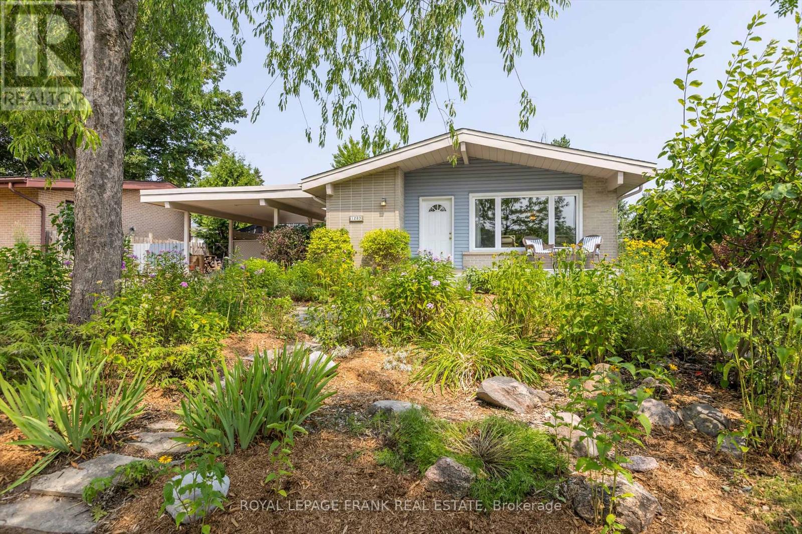 1289 Algonquin Boulevard, Peterborough (Northcrest Ward 5), Ontario  K9H 6N1 - Photo 2 - X12394016
