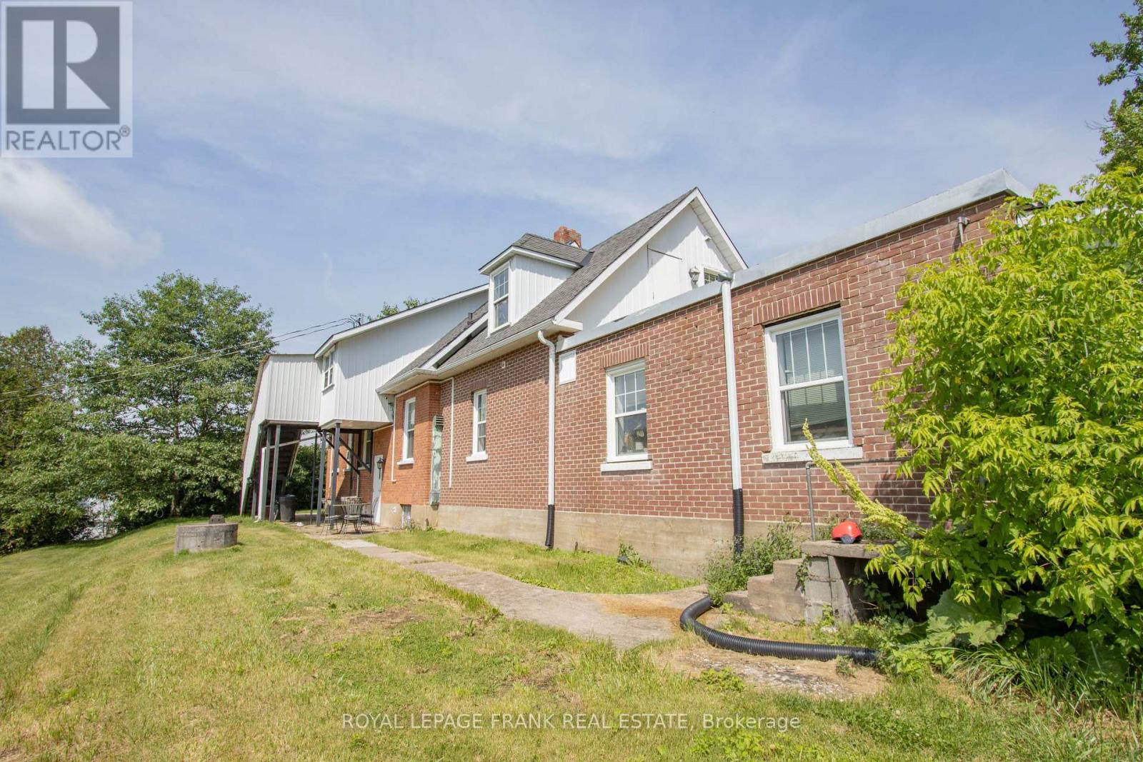 33 Flint Avenue, Bancroft (Bancroft Ward), Ontario  K0L 1C0 - Photo 1 - X12394028