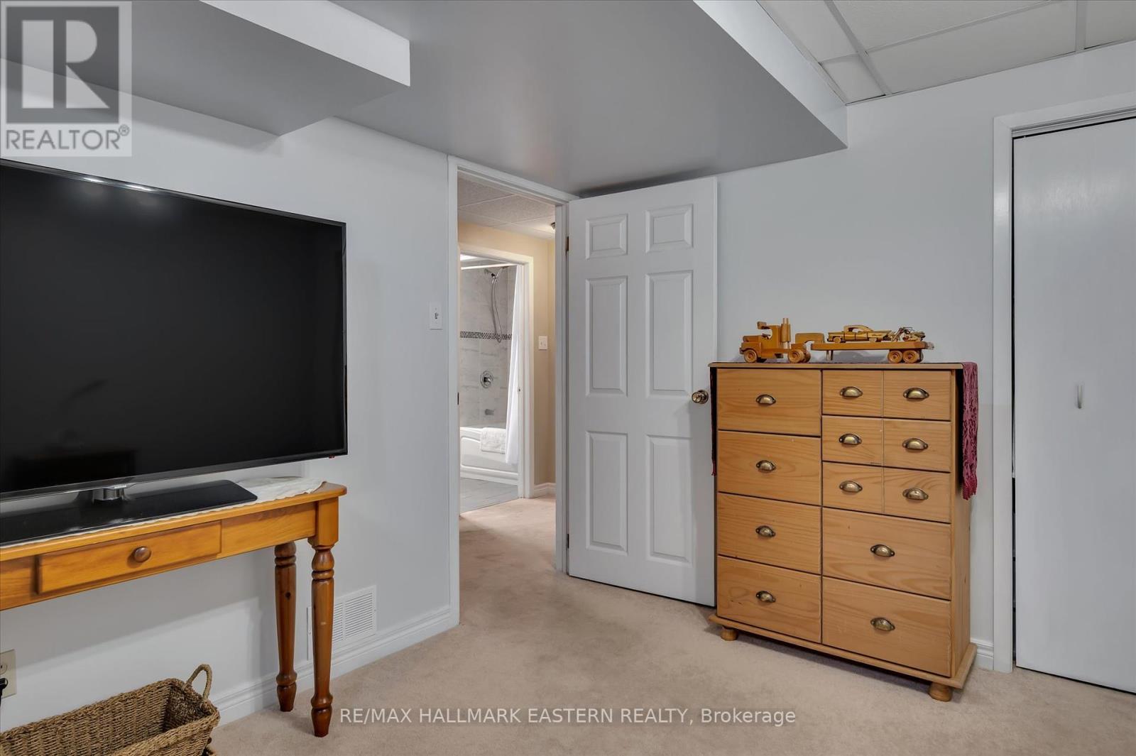 2574 Foxmeadow Road, Peterborough (Ashburnham Ward 4), Ontario  K9L 1X2 - Photo 35 - X12394262