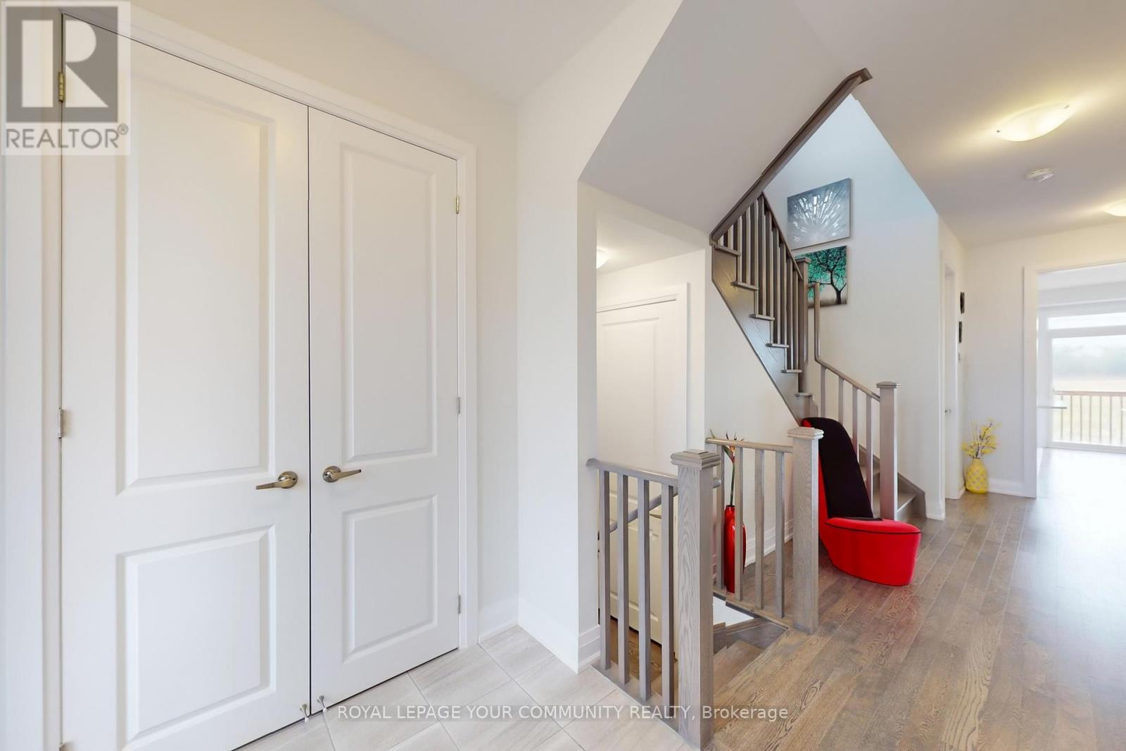 197 St Joseph Road, Kawartha Lakes (Lindsay), Ontario  K9V 0R8 - Photo 3 - X12394398