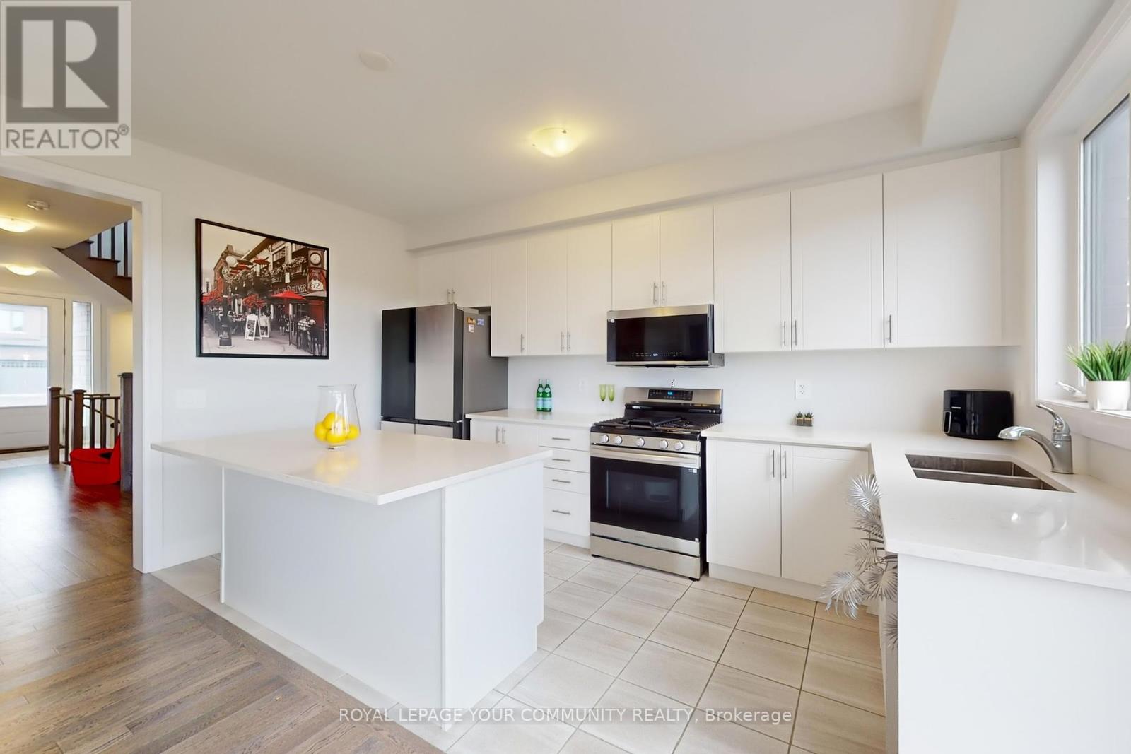 197 St Joseph Road, Kawartha Lakes (Lindsay), Ontario  K9V 0R8 - Photo 6 - X12394398