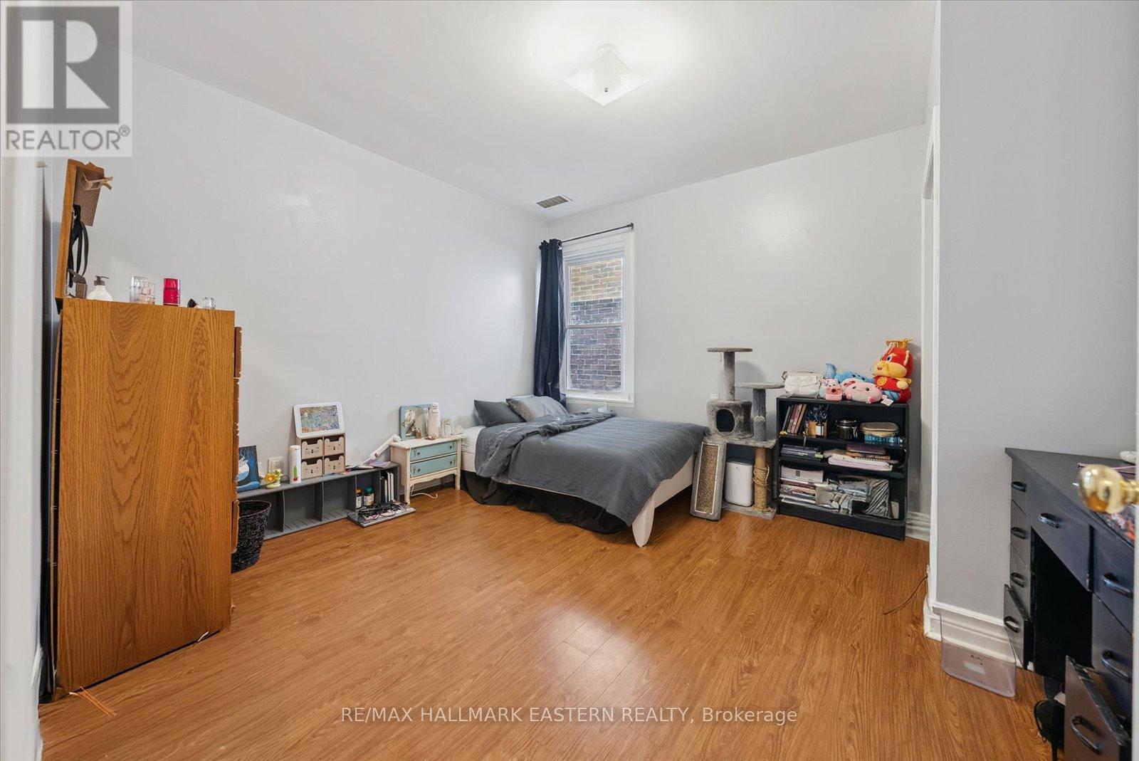 213 Brock Street, Peterborough (Town Ward 3), Ontario  K9H 2P6 - Photo 14 - X12394601