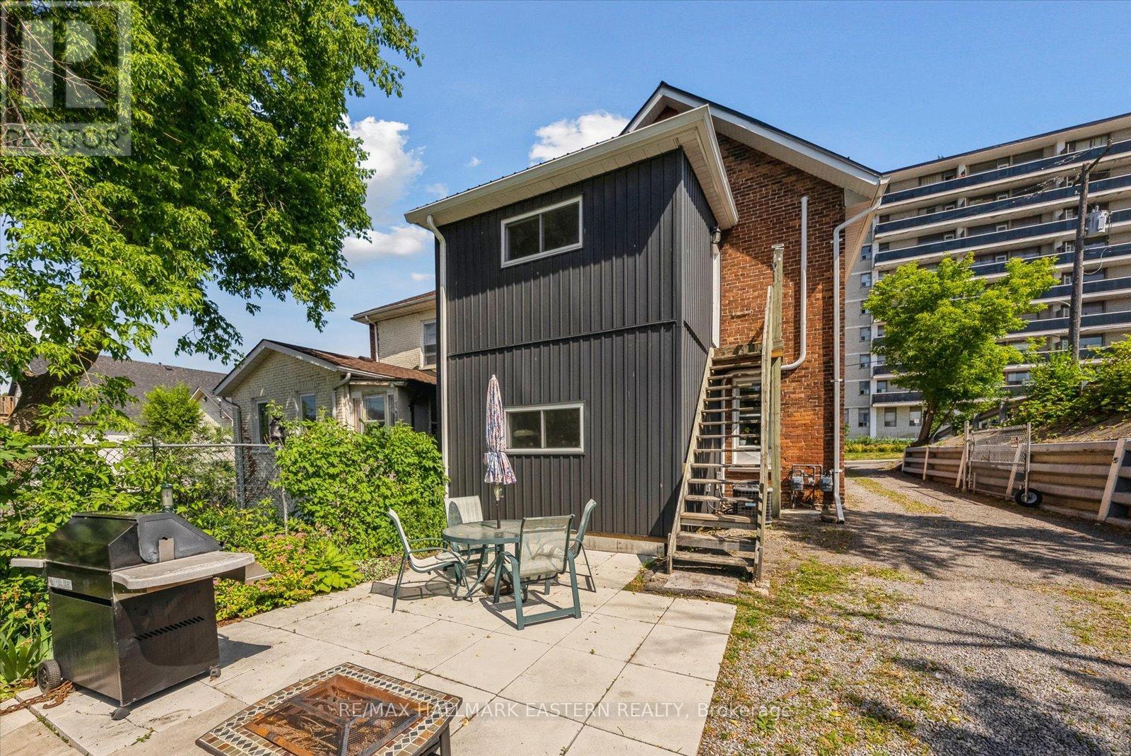 213 Brock Street, Peterborough (Town Ward 3), Ontario  K9H 2P6 - Photo 18 - X12394601
