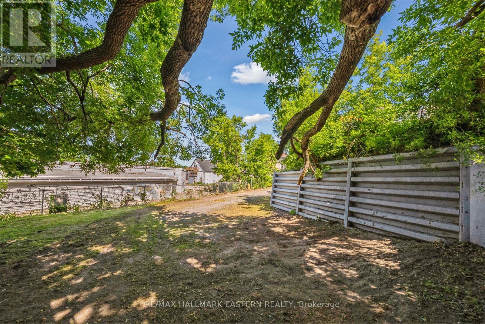 213 Brock Street, Peterborough (Town Ward 3), Ontario  K9H 2P6 - Photo 20 - X12394601