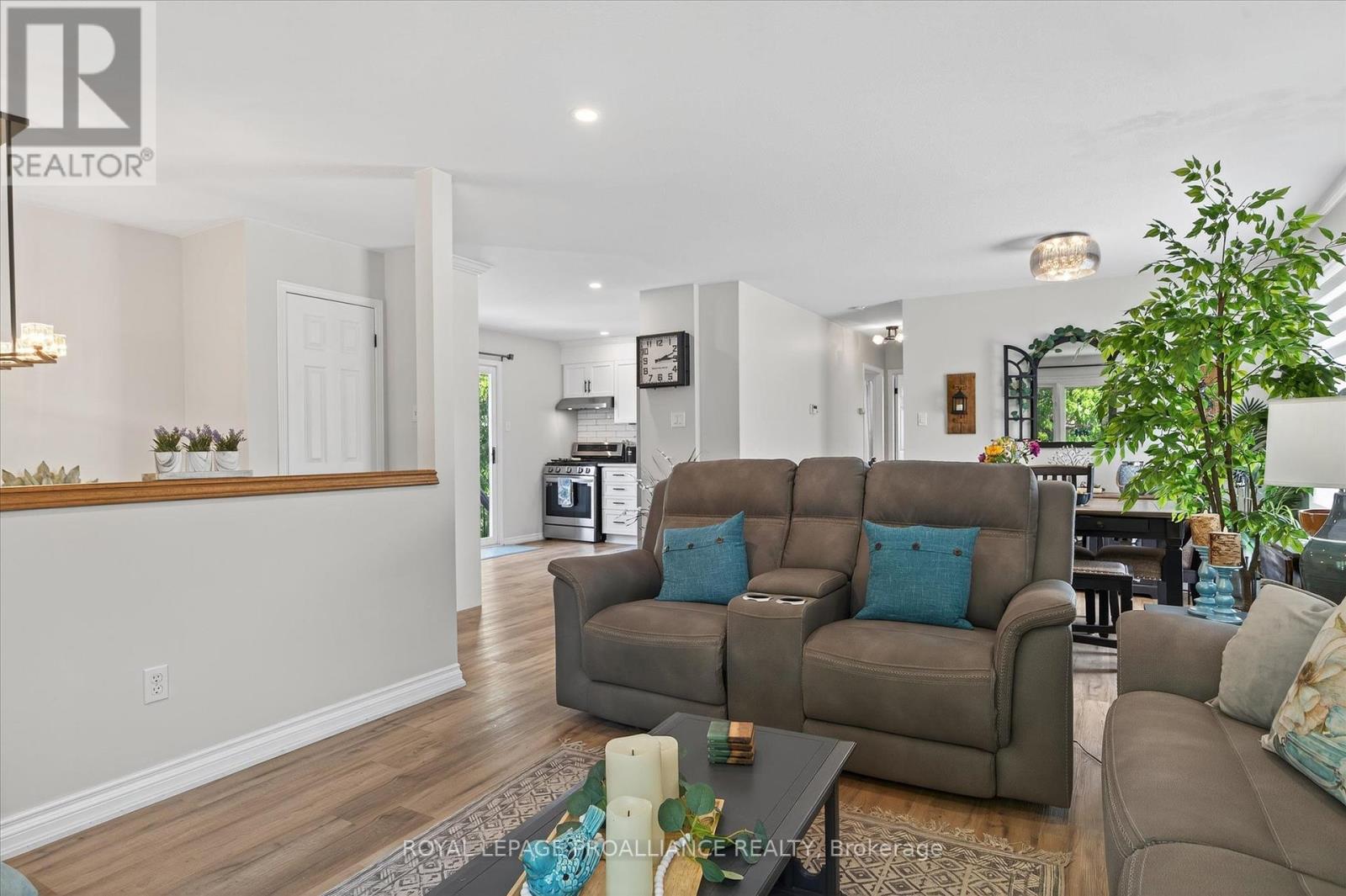 845 Stewart Drive, Peterborough (Ashburnham Ward 4), Ontario  K9J 7R3 - Photo 6 - X12394710