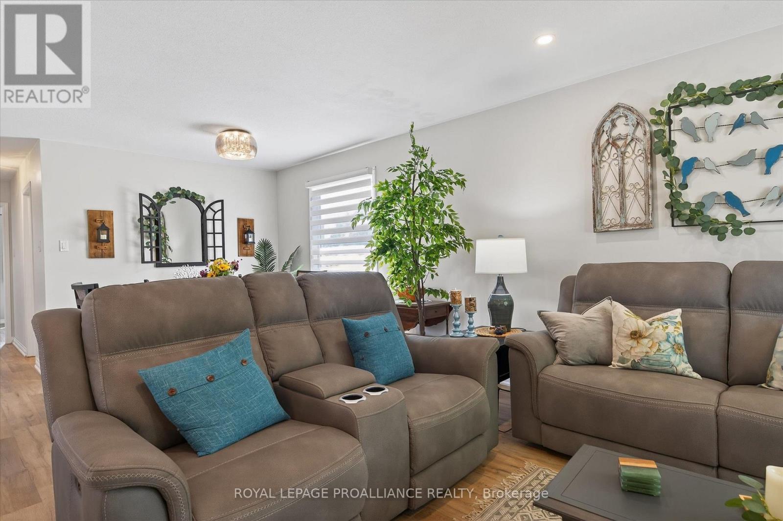 845 Stewart Drive, Peterborough (Ashburnham Ward 4), Ontario  K9J 7R3 - Photo 7 - X12394710