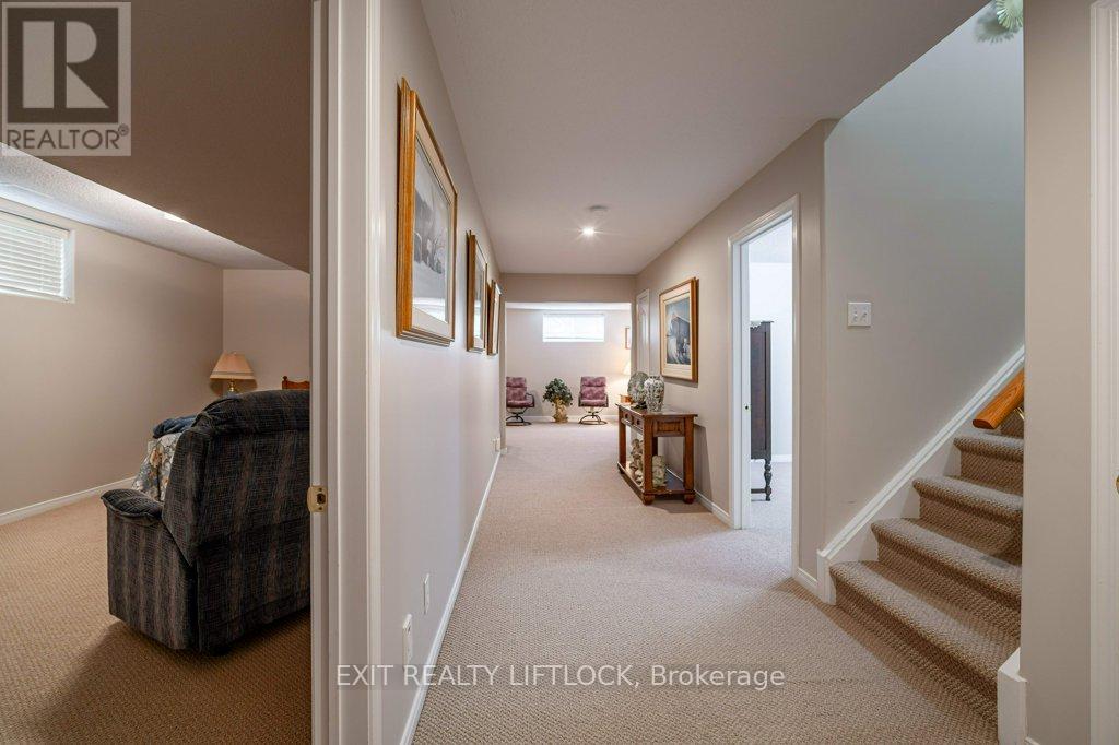 4 - 861 Wentworth Street, Peterborough (Otonabee Ward 1), Ontario  K9J 8R7 - Photo 18 - X12394828