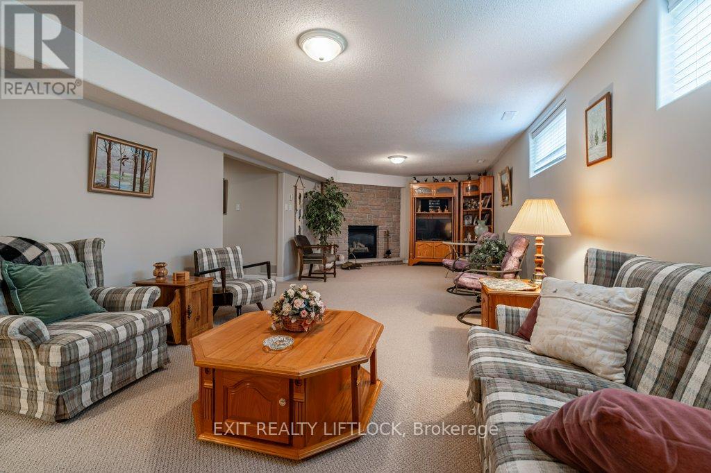 4 - 861 Wentworth Street, Peterborough (Otonabee Ward 1), Ontario  K9J 8R7 - Photo 21 - X12394828