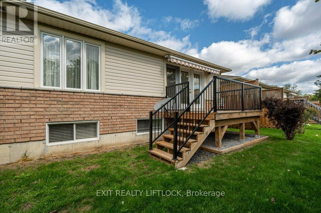4 - 861 Wentworth Street, Peterborough (Otonabee Ward 1), Ontario  K9J 8R7 - Photo 29 - X12394828