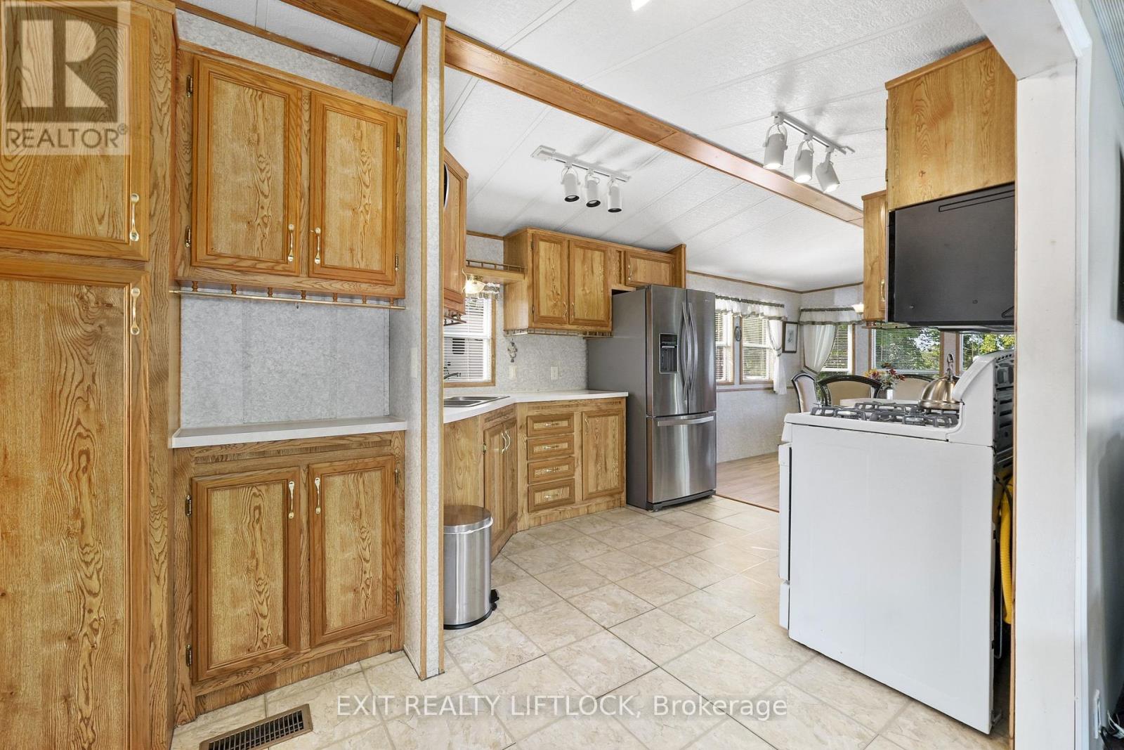 7 Sunrise Drive-740 Serpent Mounds Drive, Otonabee-South Monaghan, Ontario  K0L 2G0 - Photo 20 - X12394841