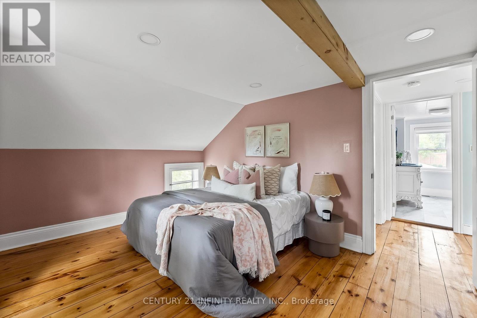 128 Glengarry Road, Kawartha Lakes (Manvers), Ontario  L0A 1A0 - Photo 30 - X12395505