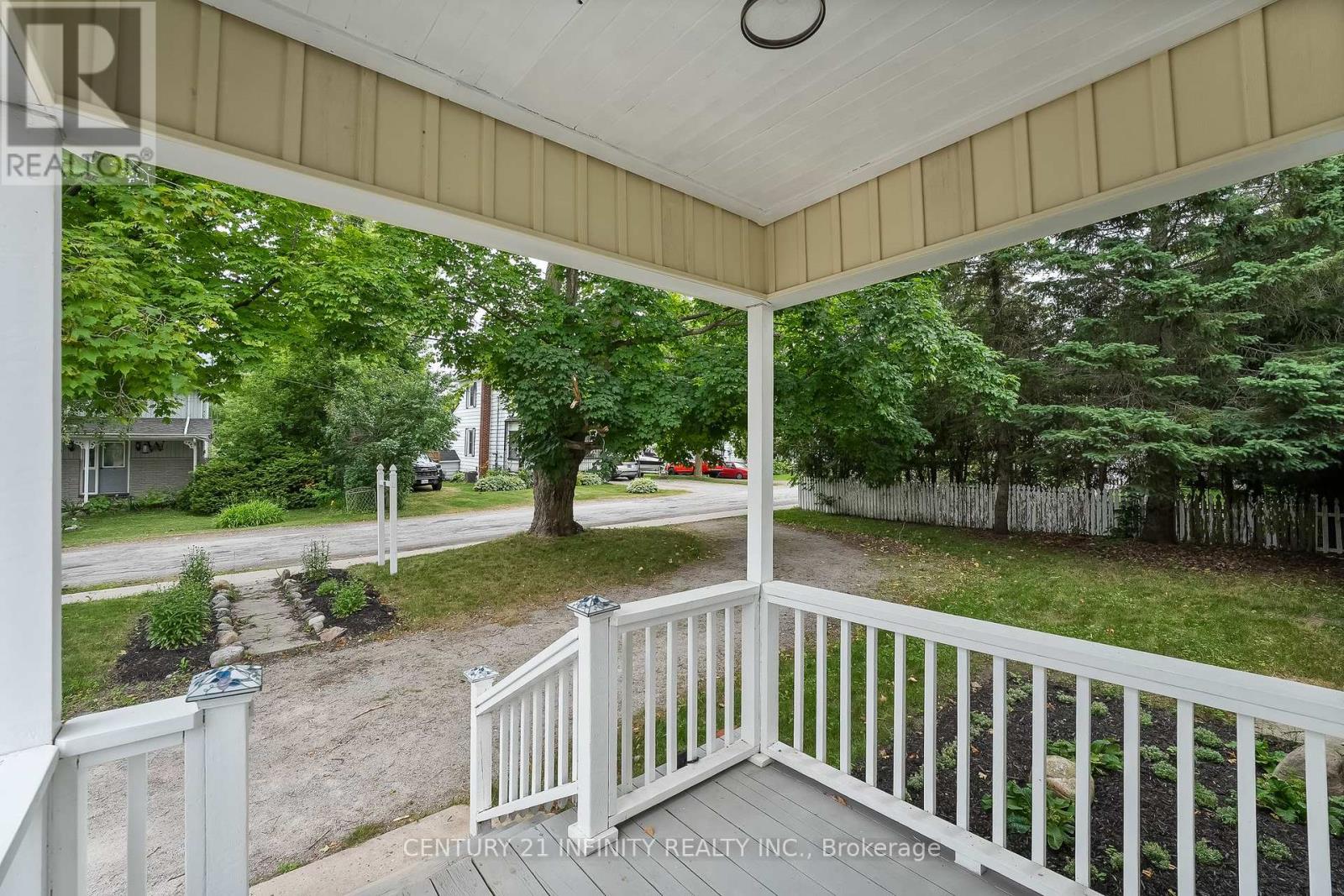 128 Glengarry Road, Kawartha Lakes (Manvers), Ontario  L0A 1A0 - Photo 6 - X12395505