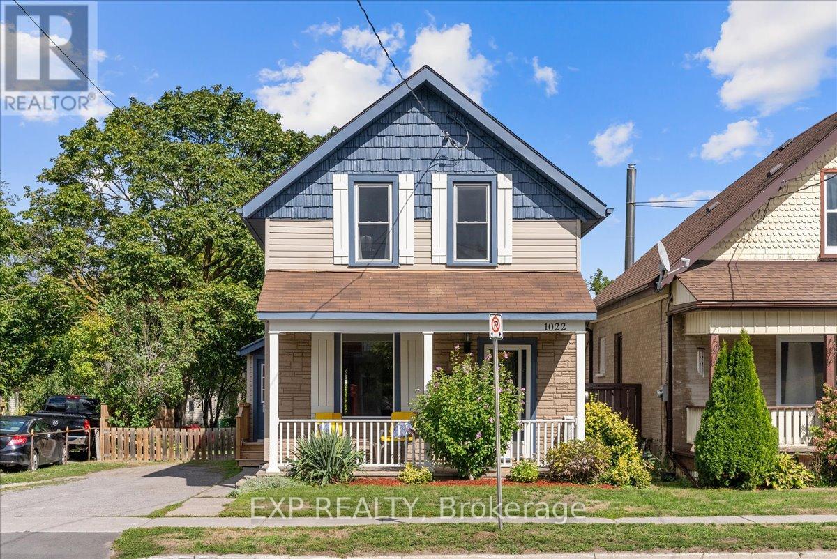 1022 Monaghan Road, Peterborough (Town Ward 3), Ontario  K9J 5L1 - Photo 2 - X12395600