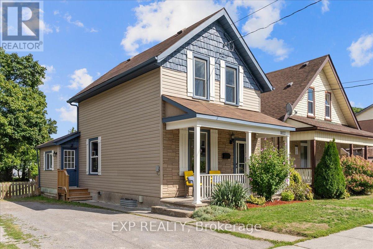 1022 Monaghan Road, Peterborough (Town Ward 3), Ontario  K9J 5L1 - Photo 3 - X12395600