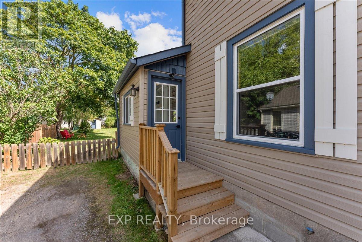1022 Monaghan Road, Peterborough (Town Ward 3), Ontario  K9J 5L1 - Photo 35 - X12395600
