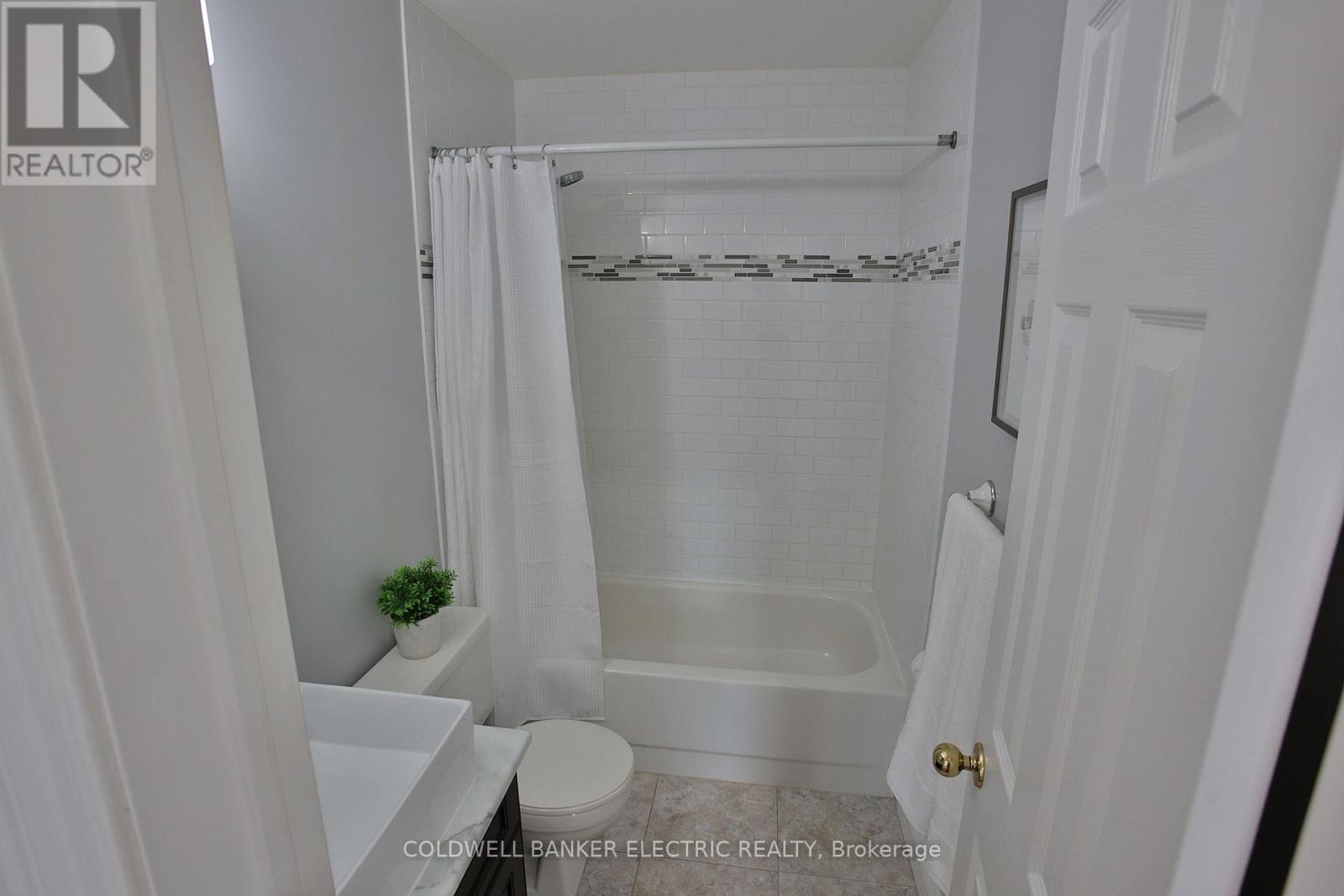 1830 Stratton Avenue, Peterborough (Monaghan Ward 2), Ontario  K9K 2E6 - Photo 22 - X12395601