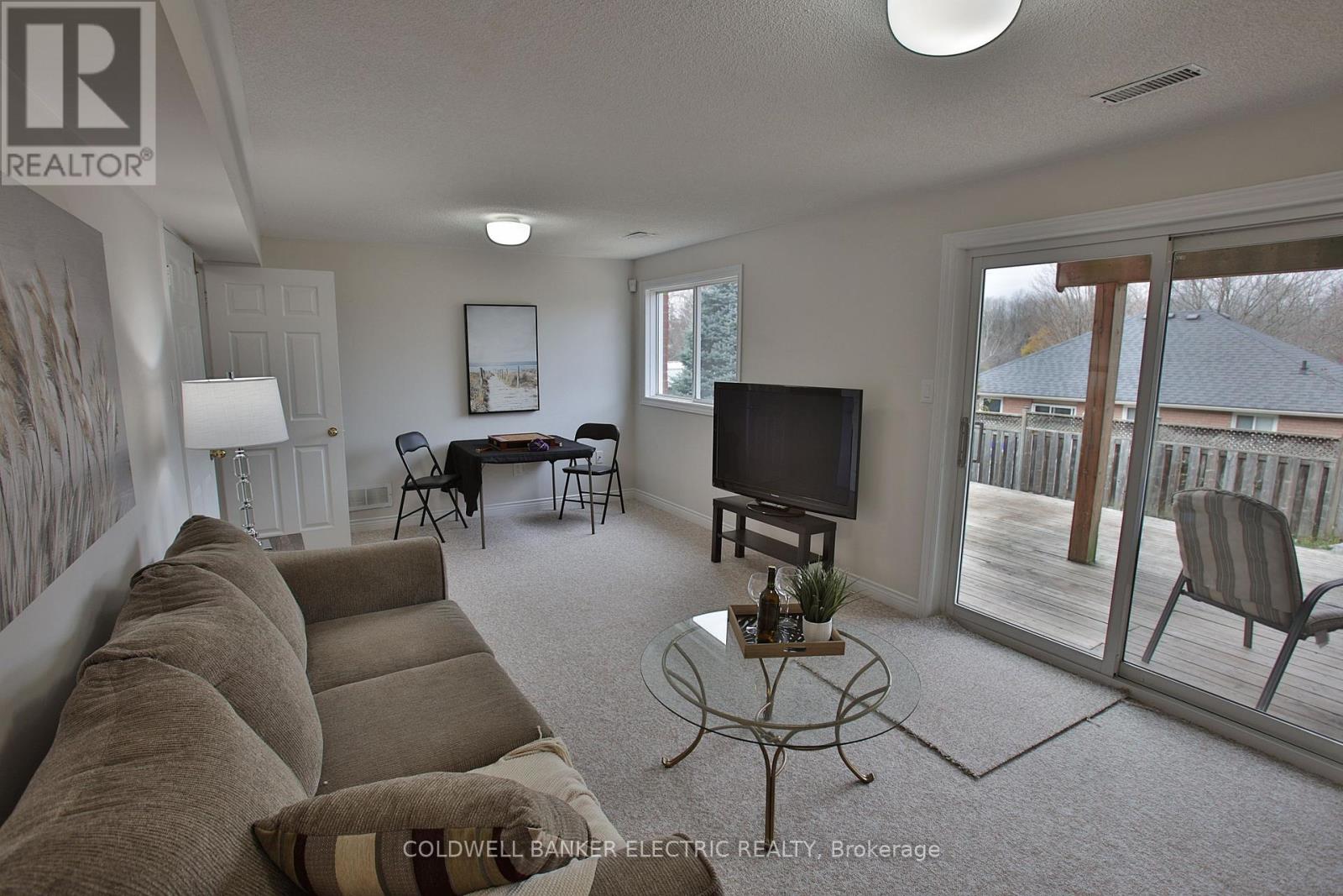 1830 Stratton Avenue, Peterborough (Monaghan Ward 2), Ontario  K9K 2E6 - Photo 25 - X12395601